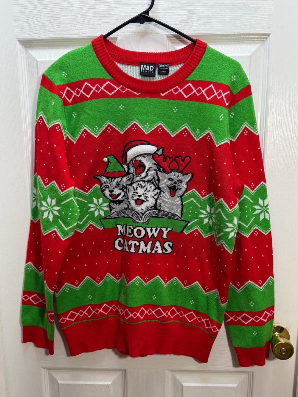 MAD Engine Men’s Red & Green Meowy Catmas Crewneck Sweater